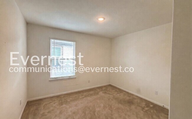 Building Photo - 7314 Madison Cmns Ln