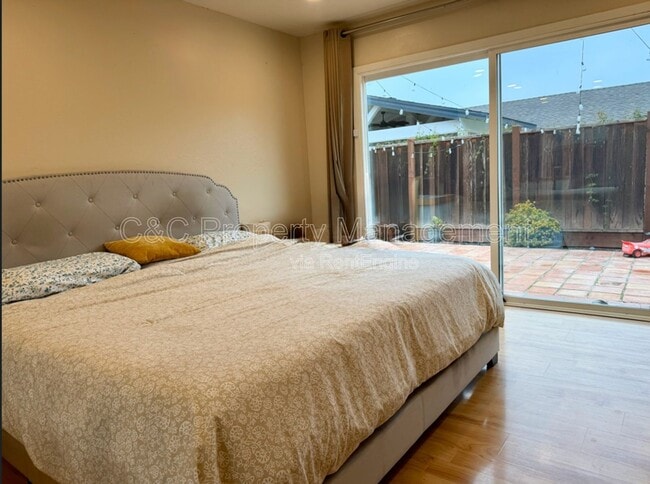 Building Photo - 1411 Hillsdale Ave