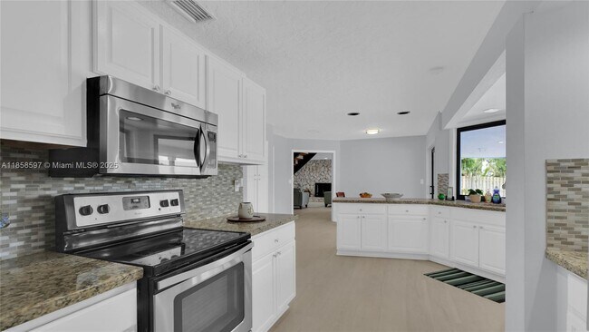 Building Photo - 540 SW 101st Ave