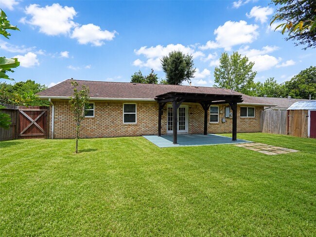 Building Photo - 9531 Weatherwood Dr