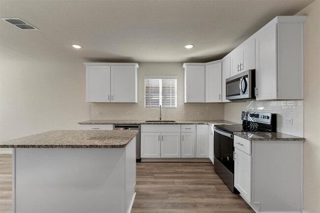 Building Photo - 10121 Wyseby Rd