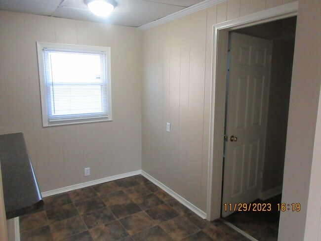 Building Photo - 3235 S Harrison St