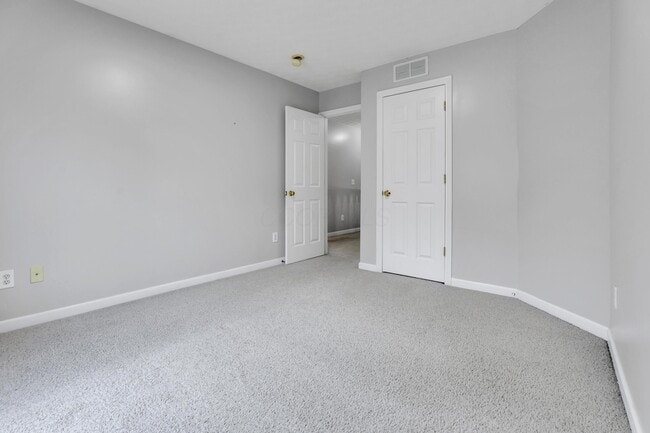 Building Photo - 3796 Village Club Dr