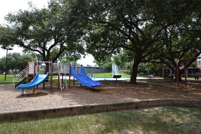 Building Photo - 1629 Castle Ct
