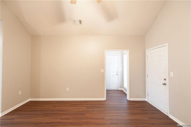 Building Photo - 129 Pine Meadows Cir