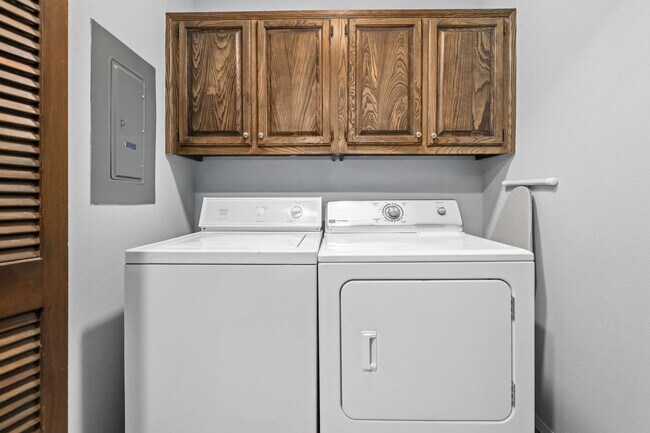 Building Photo - 9 August Ln