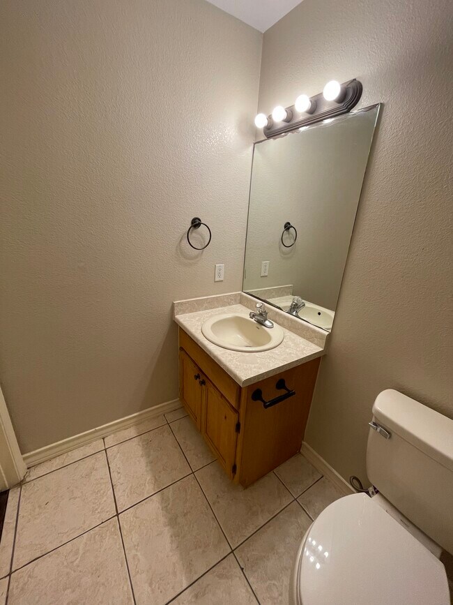 Master bathroom - 1020 Dickey Ln