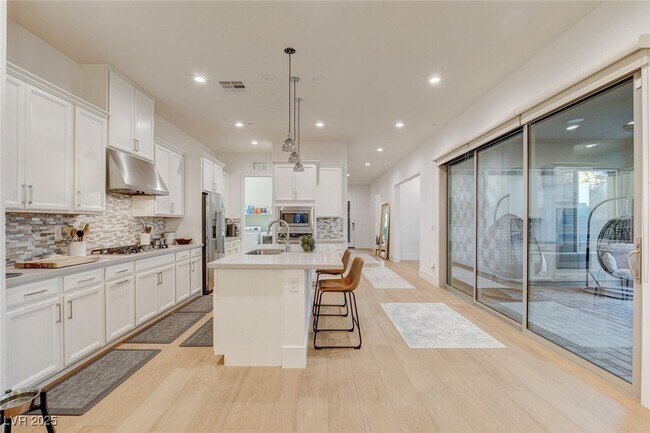 Building Photo - 2560 Bridle Oaks Ct