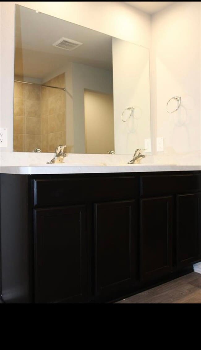 Building Photo - 40643 Creekside Blf Trl