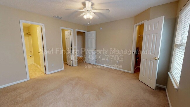 Building Photo - 1009 S Bank Way