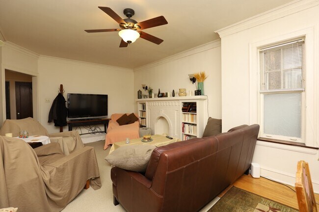 Primary Photo - 4871 N Talman Ave