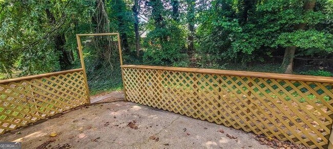 Building Photo - 2120 Fairways Ct