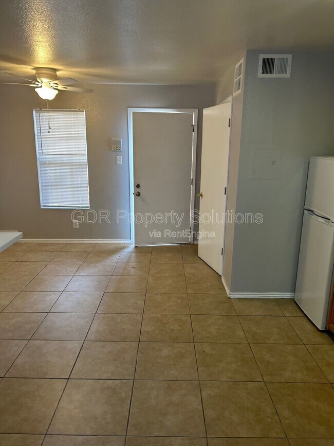 Building Photo - 401 14th St NW