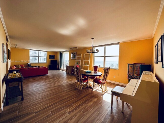Building Photo - 1401 S Ocean Dr