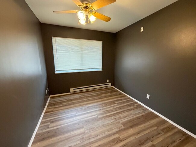 Building Photo - 7489 Hazelcrest Dr