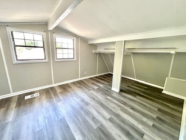 Building Photo - 4216 Chalet Cir NW
