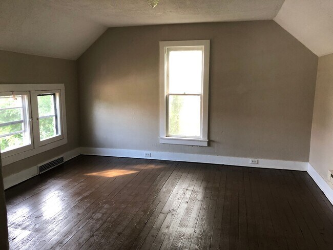 Building Photo - 52 W 16th St