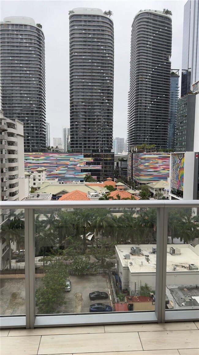 Building Photo - 1100S S Miami Ave