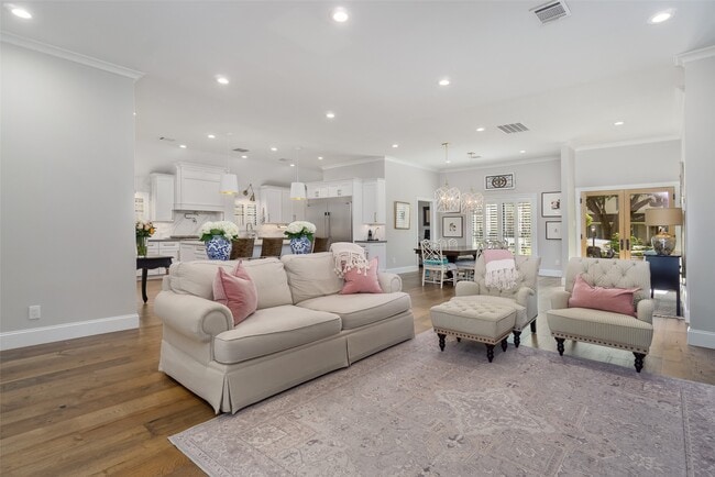 Building Photo - 815 Thornvine Ln