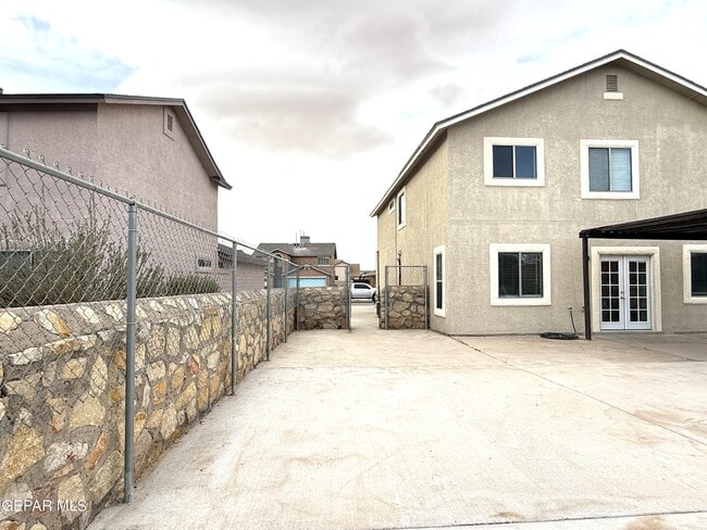 Building Photo - 11952 Mesquite Miel Dr