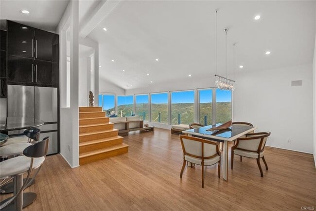 Building Photo - Elegant Mystic Hills Home