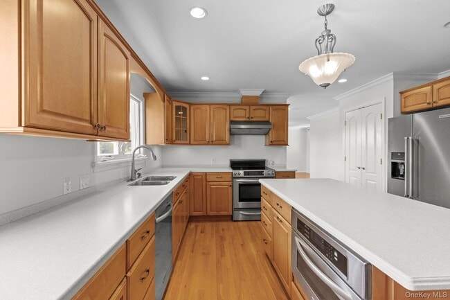 Building Photo - 46 Sylvan Rd