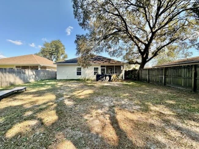 Building Photo - 349 Fir Ave