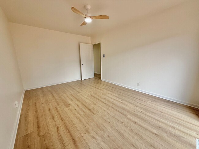 Building Photo - Updated El Cerrito Home with New Kitchen Appliances, Private Deck & Great Walkability