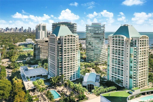 Building Photo - 3400 SW 27th Ave