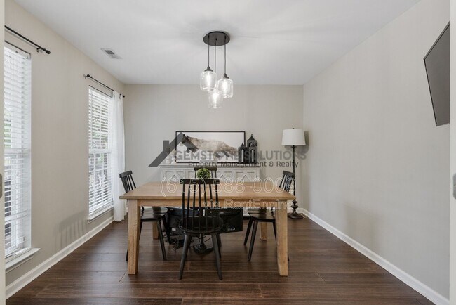 Building Photo - 7111 Lenox Village Dr