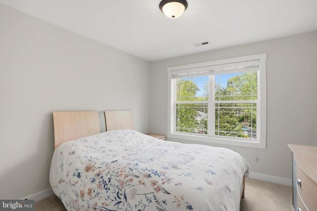 Building Photo - 722 Whitneys Landing Dr