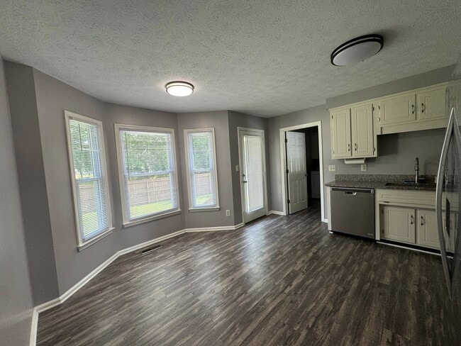 Building Photo - 110 S Dove Ct