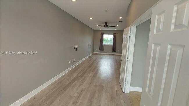 Building Photo - 1115 N 17th Ave