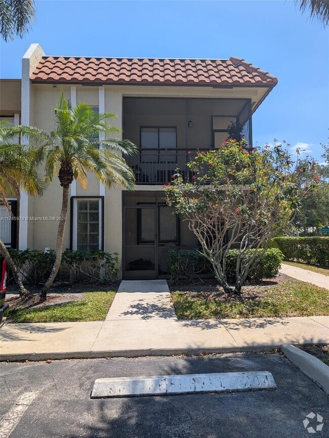 Building Photo - 440 Lakeview Dr