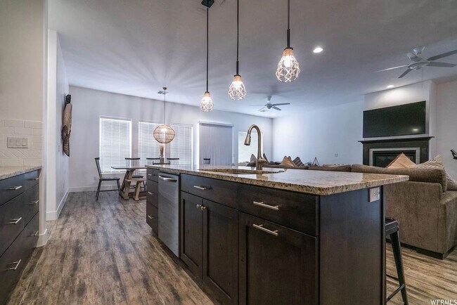 Building Photo - PETS ALLOWED!  Spacious & Modern 3-Bedroom Home for Rent Near Sand Hollow Reservoir