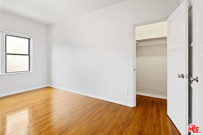 Building Photo - 751 Croft Ave