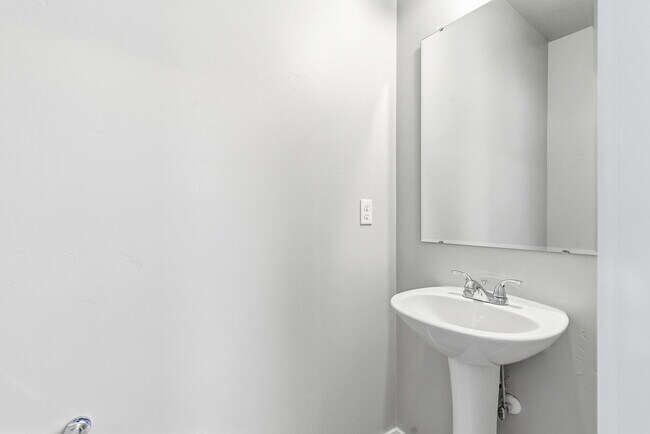 Building Photo - 9138 W Tillamook Dr