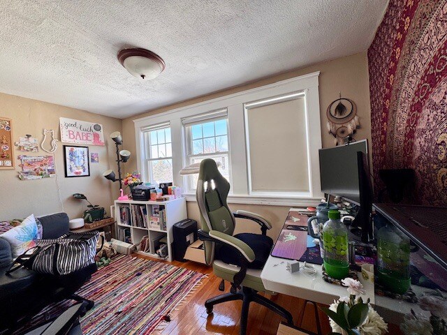 Building Photo - 894 Fellsway