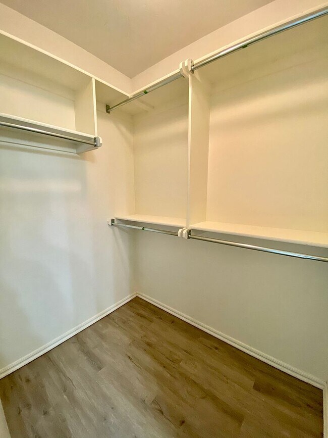 Building Photo - 4805 Stag Horn Dr