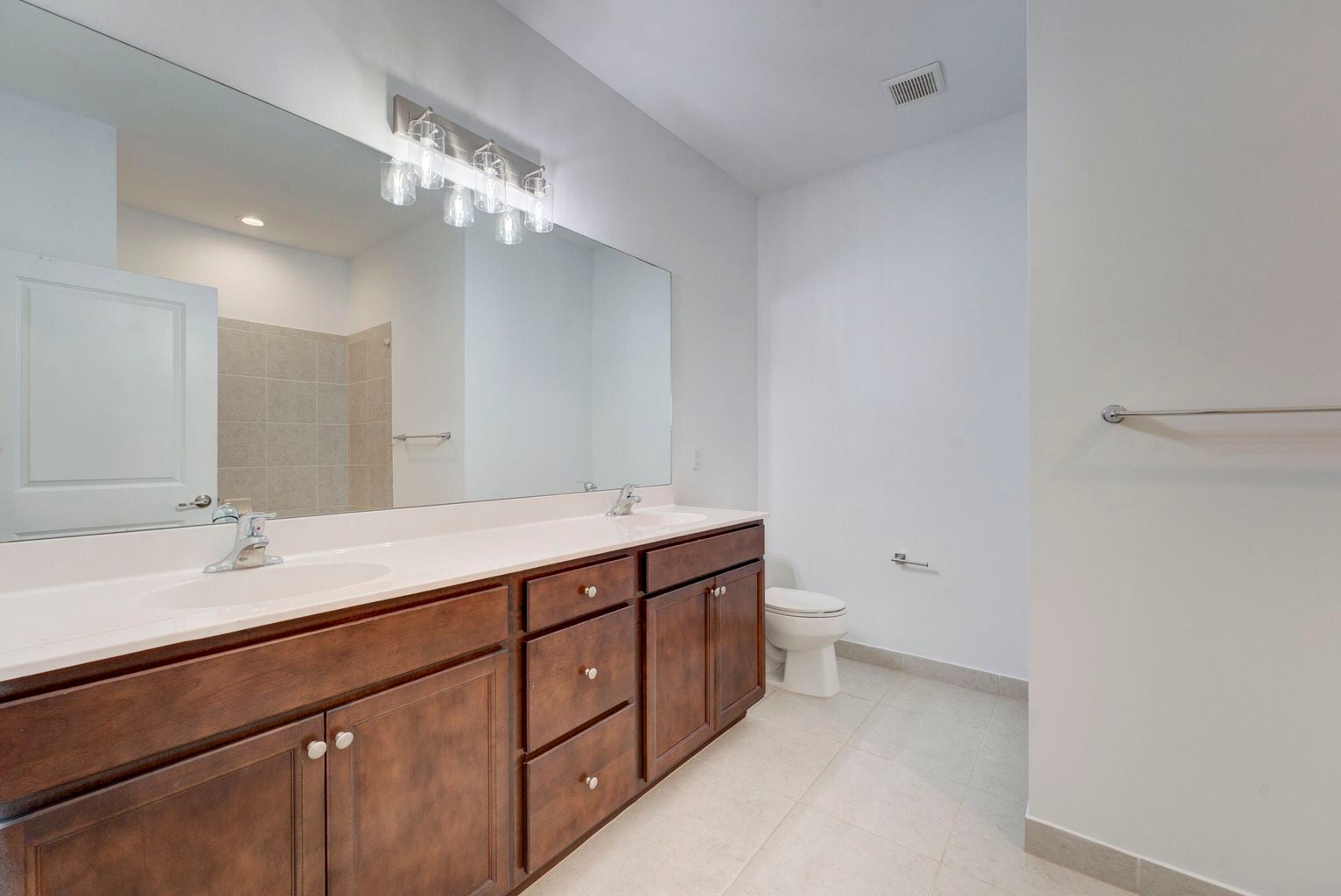 Building Photo - 9075 Kingsmoor Way