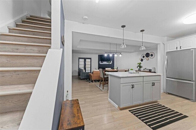 Building Photo - 6003 Pat Mell Pl SE