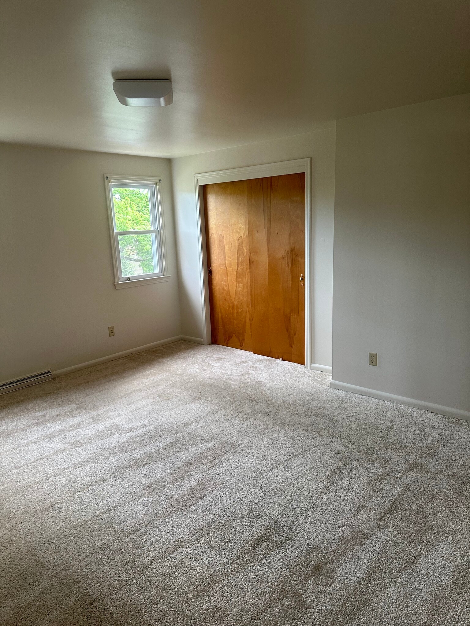 Building Photo - 211 Bunger St