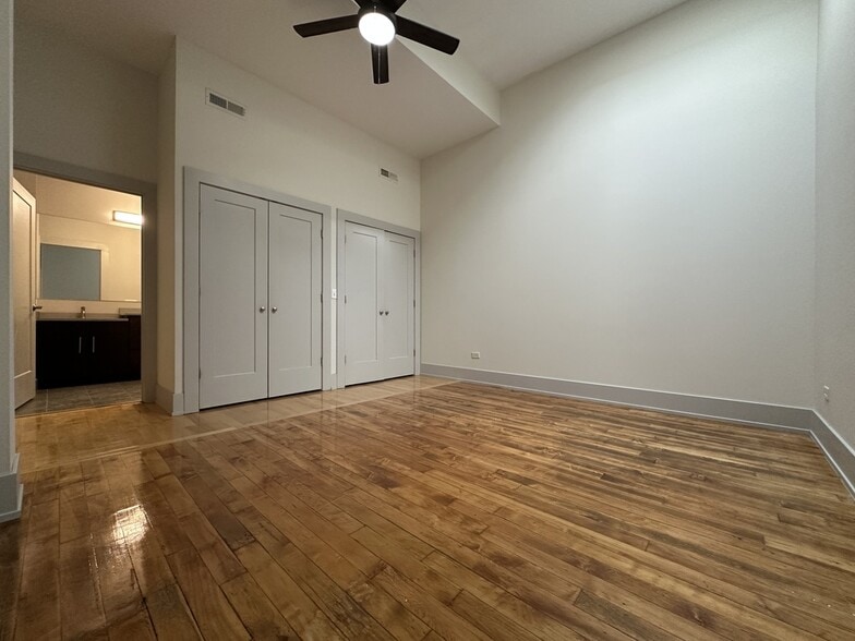 Building Photo - 1432 W 21st St