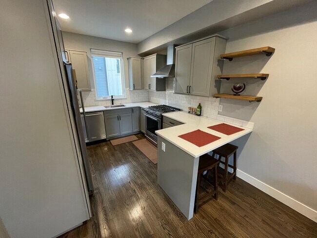 Building Photo - 1957 Eaton St