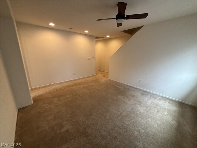 Building Photo - 5582 Sancho Throne Rd