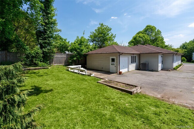 Building Photo - 17 Edgar Ct