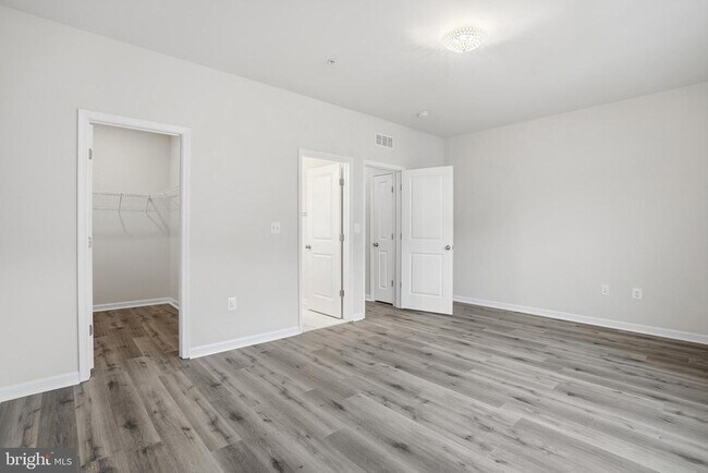 Building Photo - 14325 Potomac Heights Ln