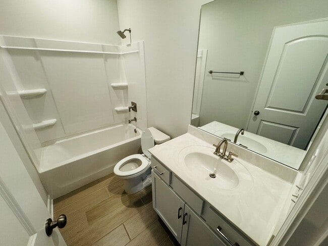 Building Photo - 507 Forsberg Ct