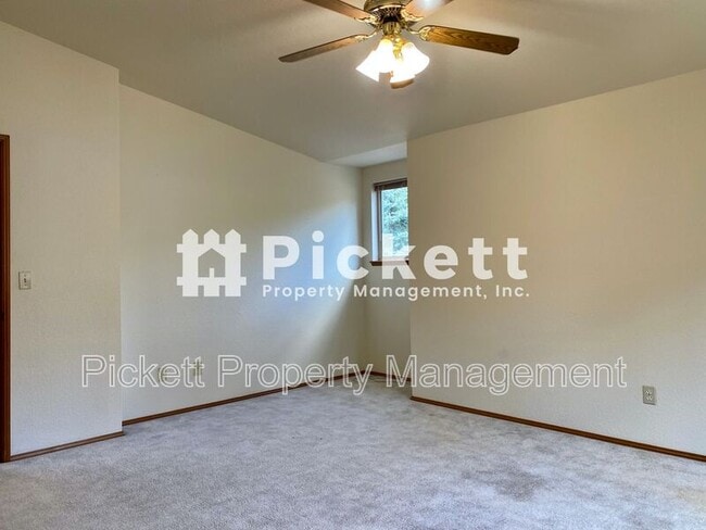 Building Photo - 10659 Wharf Pl NW