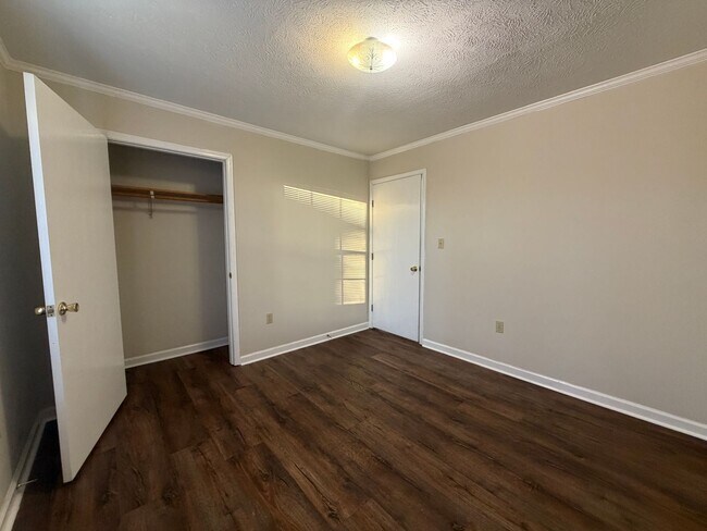 Building Photo - 4063-4063 Wynn St